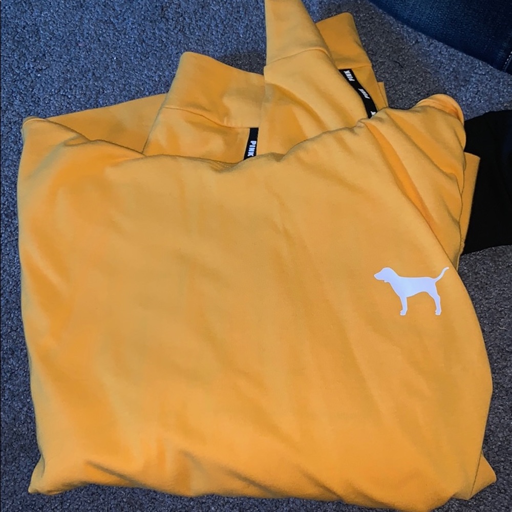 Shirt with hoodie from pink